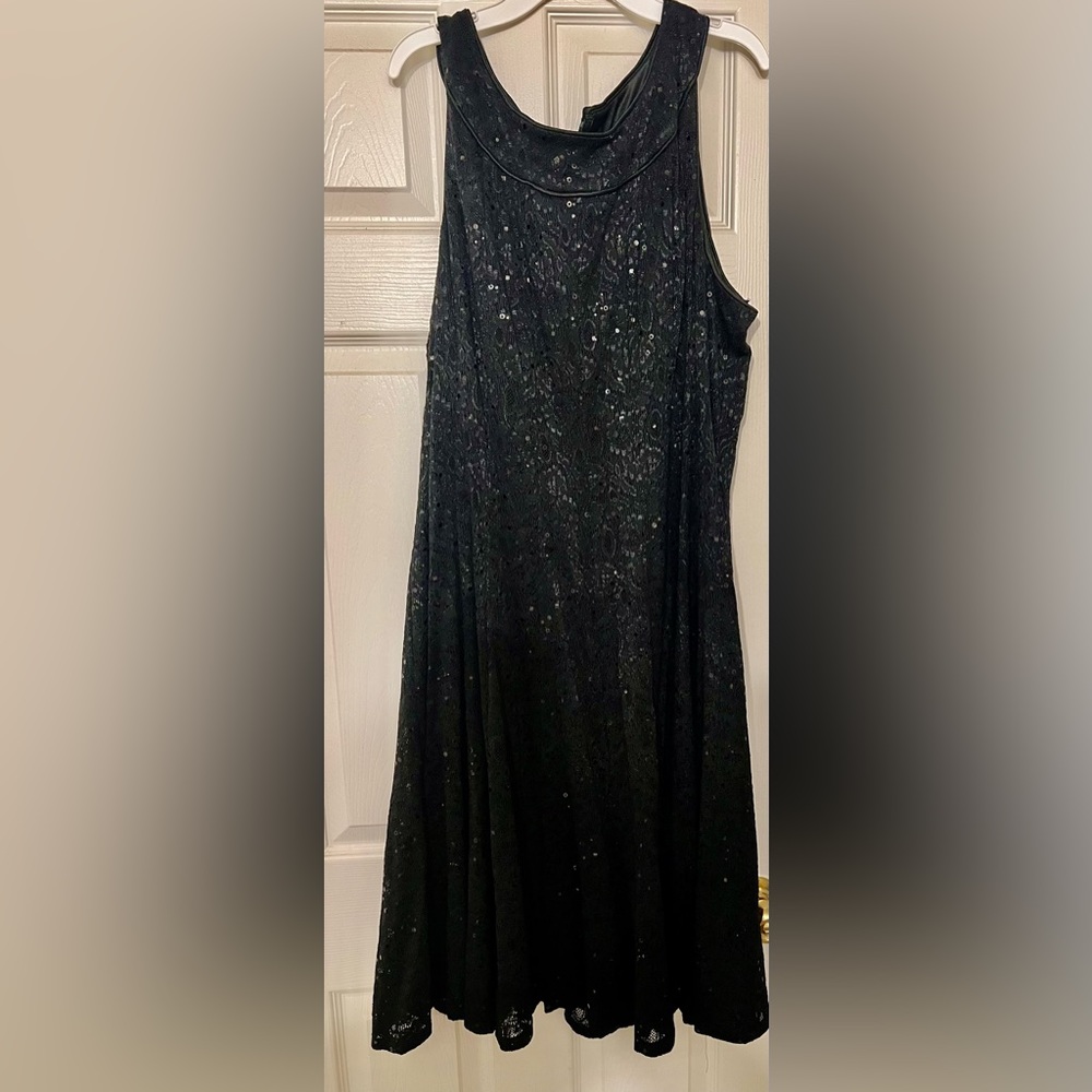 WOMENS PLUS SIZE DRESS - R&M RICHARDS BLACK LIKE SEQUINS ALL OVER LENGTH 43” ZIP